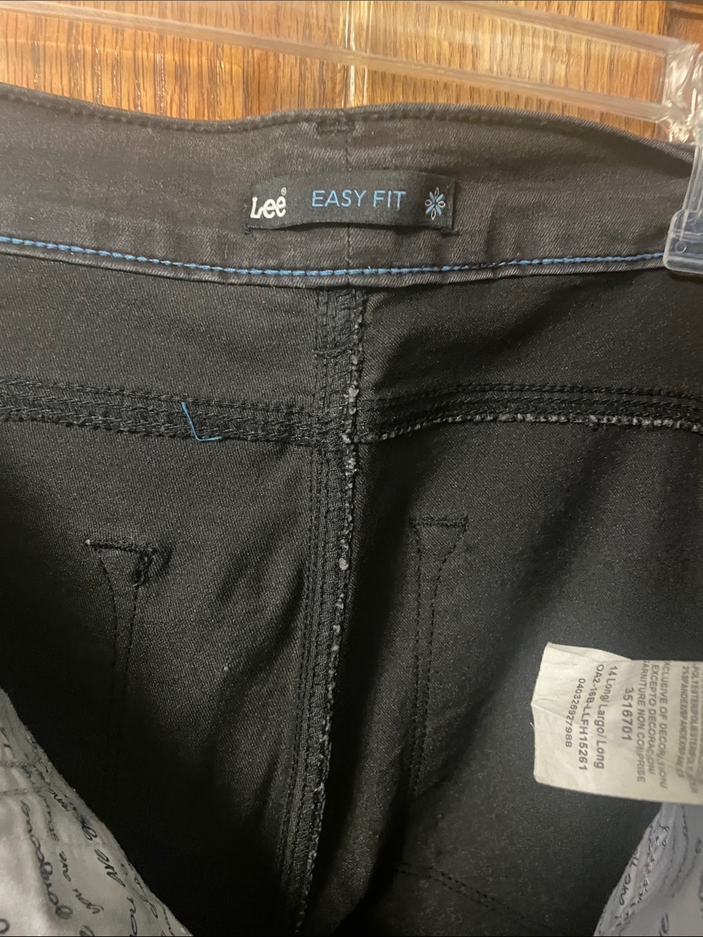 Lee Easy Fit Women's Straight Leg Jeans in Black with Blue Stitching